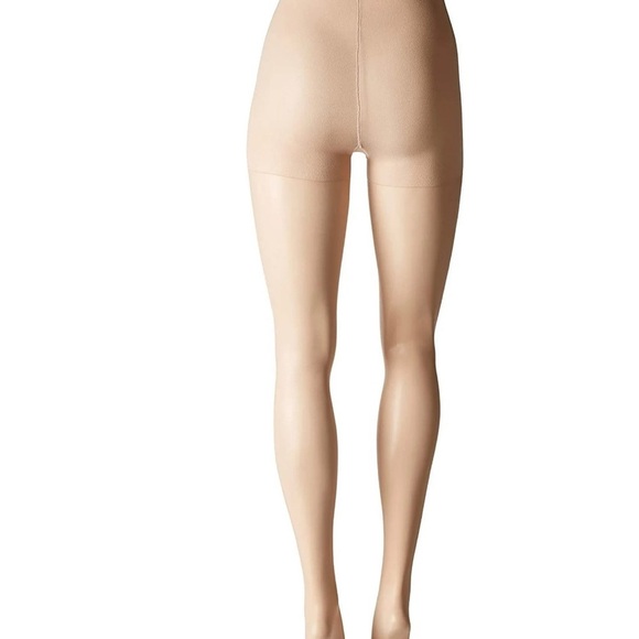 Hue Women's Age Defiance Control Top Pantyhose Natural size 3 - Picture 6 of 7